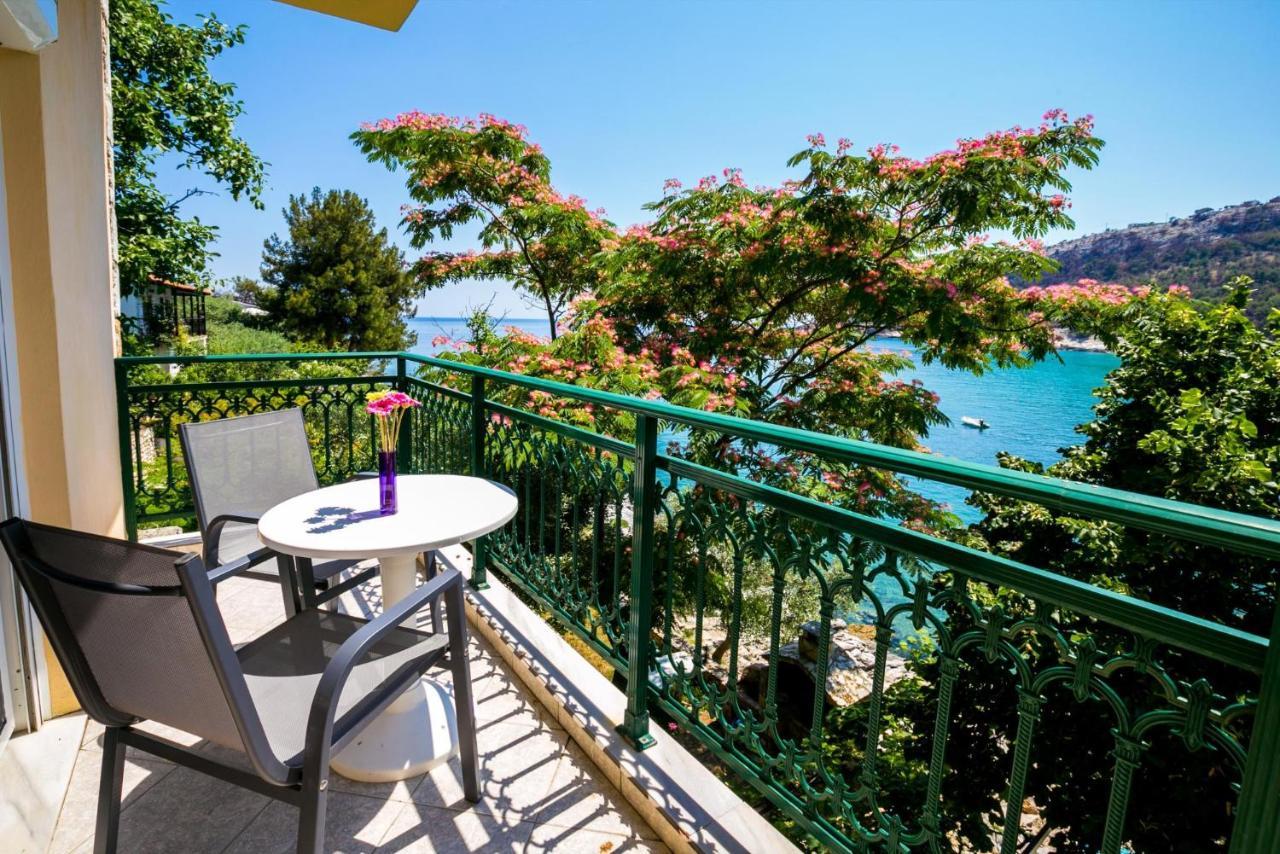 Petra Mare Apartments Alikí エクステリア 写真