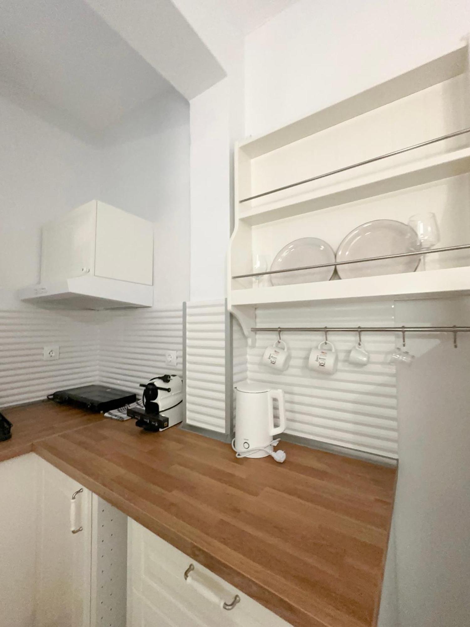 Petra Mare Apartments Alikí エクステリア 写真